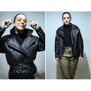 90s Vintage leather motorcycle jacket / Womens biker leather jacket with a belt
