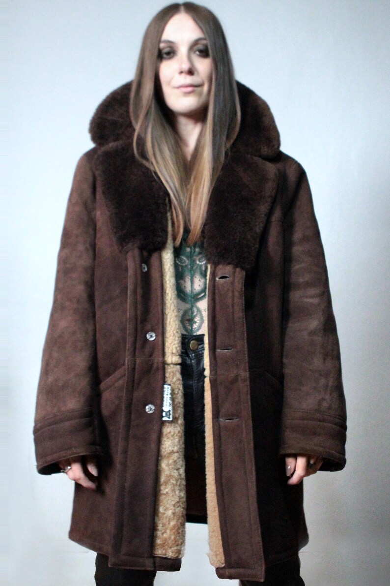 mens brown sheepskin coat with large collar and beige shearling interior