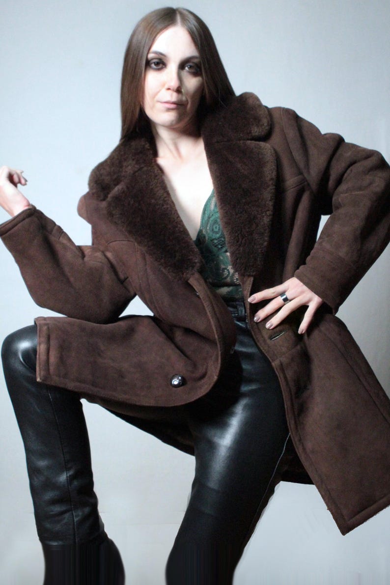 mens brown sheepskin coat with large collar and beige shearling interior