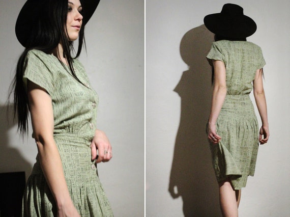 80s Print Dress with Shoulder Pads / Pastel Sage G