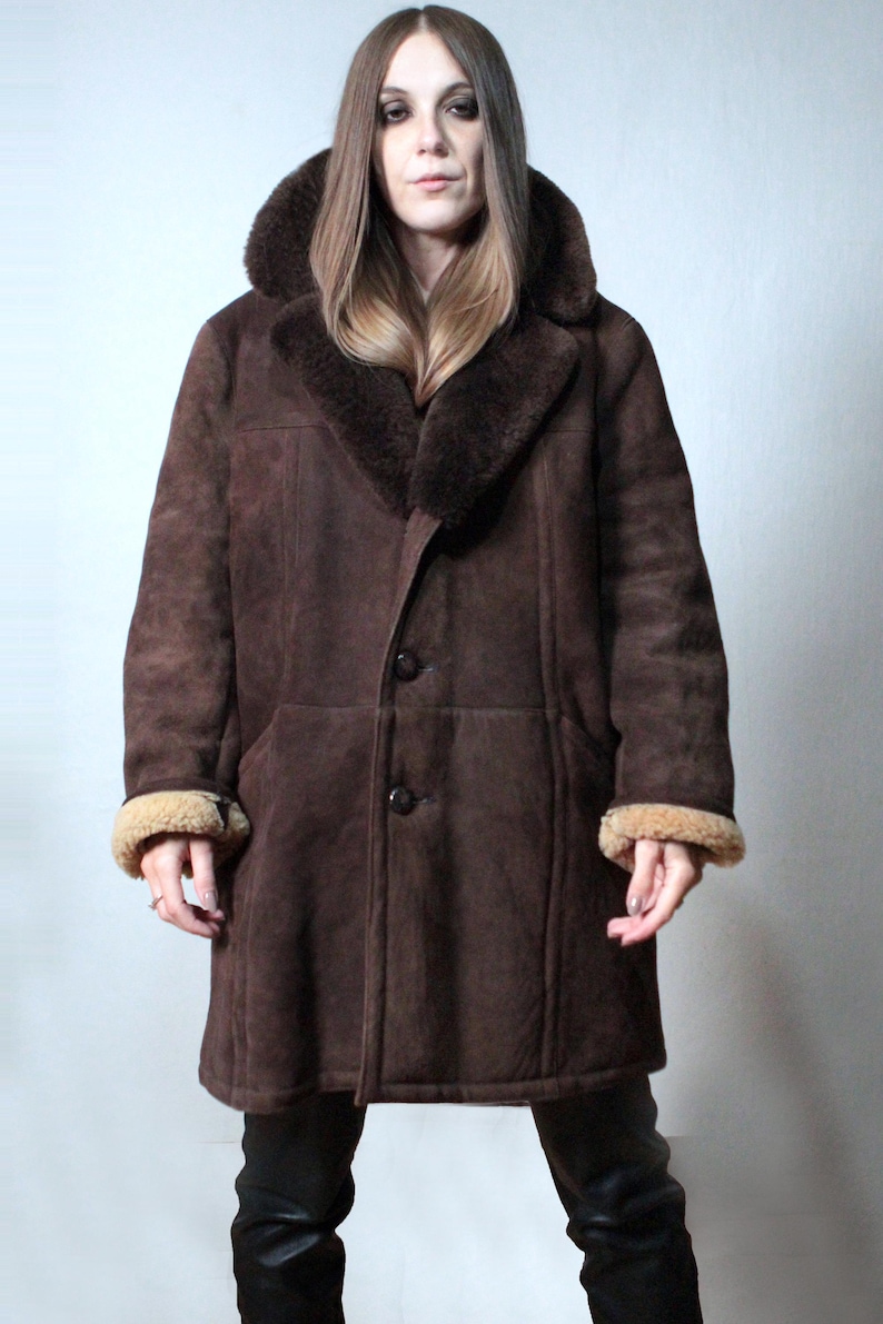 mens brown sheepskin coat with large collar and beige shearling interior