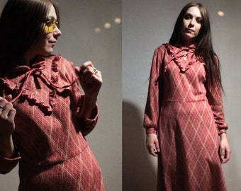70s Vintage plaid dress / Raspberry red knit dress with long sleeve