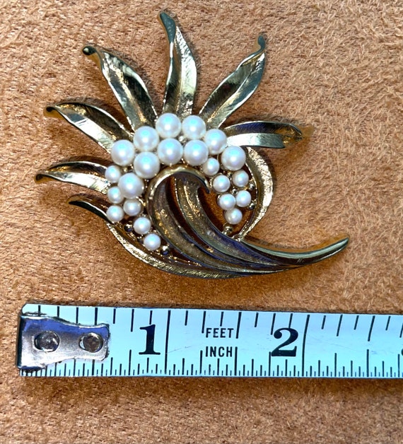 Monet Costume Jewelry Pearl Brooch - image 2