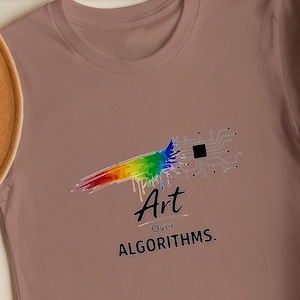 Koszulka „Sztuka ponad algorytmami”, tęczowy pociągnięcie pędzlem, kreatywny prezent technologiczny