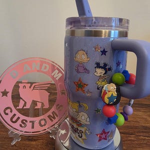 Vaso térmico Stanley Protour de 20 oz con diseño de hortensias brillantes de Rugrats, hecho a medida, nuevo con etiquetas. imagen 2