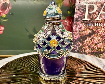 Vintage Monet lila Emaille Parfümflasche, verzierte filigrane Eitelkeitsdekor
