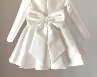 Vestido de satén color marfil de manga larga, vestido de niña de las flores, vestido de dama de honor MJ03