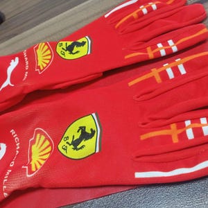 Guantes de carreras inspirados en Charles Leclerc / Simulación y carreras de karts imagen 10