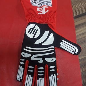 Guantes de carreras inspirados en Charles Leclerc / Simulación y carreras de karts imagen 9