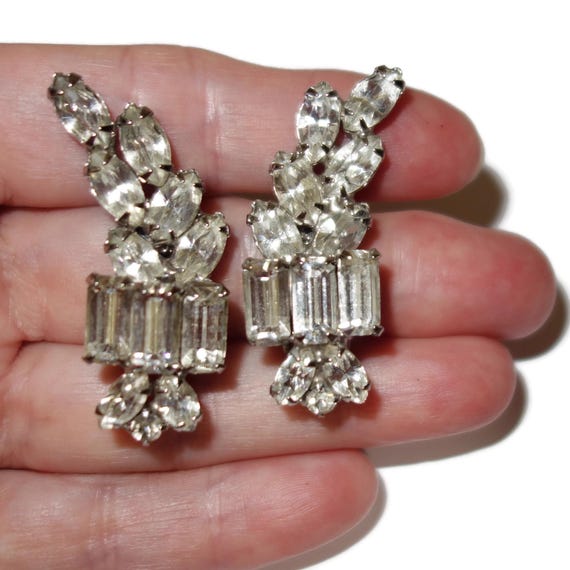 LARGE Dimensional Clear 50s Rhinestone Earrings - image 1