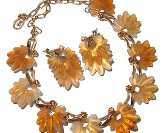 Scarce Yellow-tan Leaf Motif Thermoset Necklace Earring Set