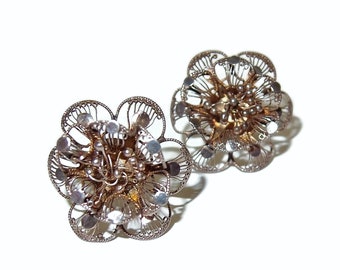 Unusual Style Filigree Earrings in Floral Shape