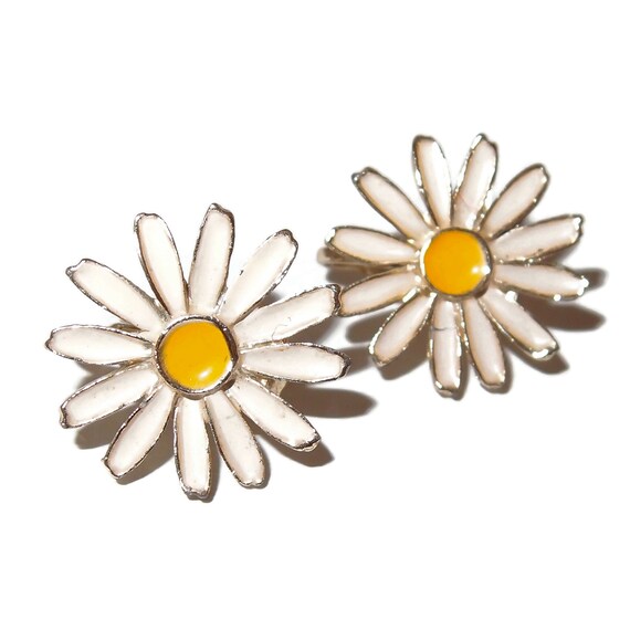 Vintage daisy best sale earrings