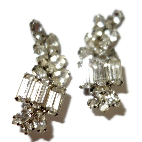 LARGE Dimensional Clear 50s Rhinestone Earrings - image 2