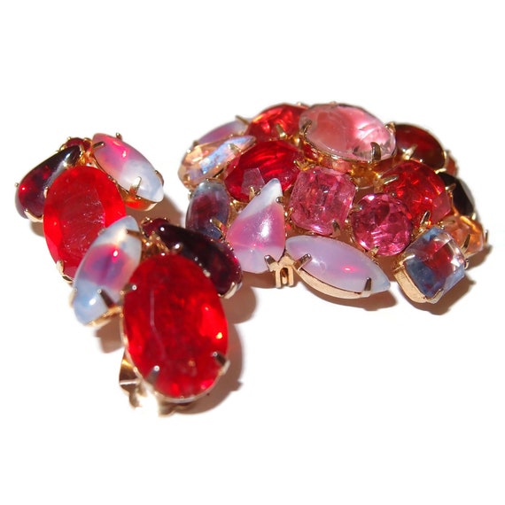 High End Pink and Red Vintage Brooch Earring Set - image 4