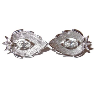 Pendientes vintage con clip y hojas de diamantes de imitación de SARAH COV