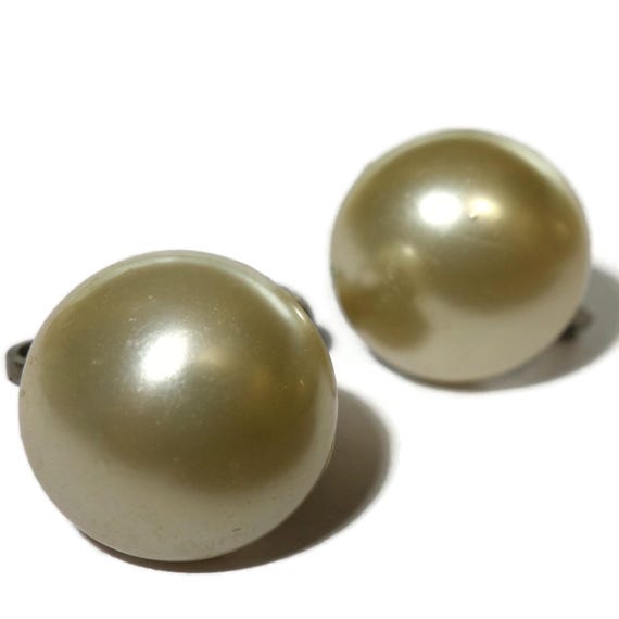 Screw-back Pearl Button Costume Screw-back Earrings