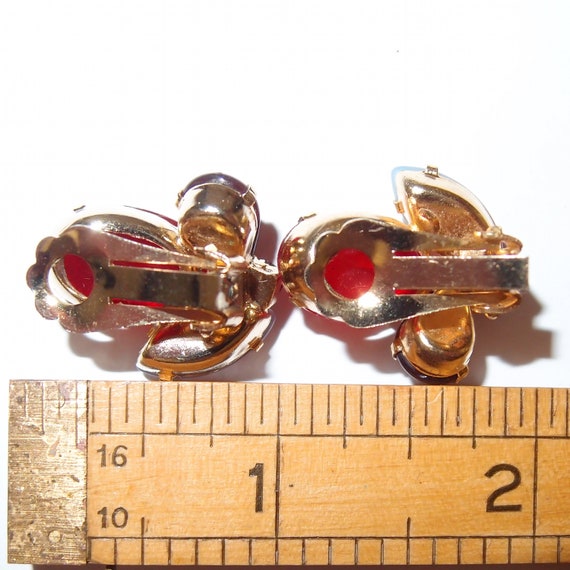 High End Pink and Red Vintage Brooch Earring Set - image 6