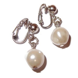 Dangle Faux Pearl Clip-on Vintage Earrings