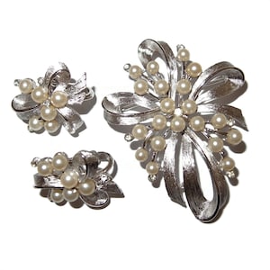 Ribbons and Pearls TRIFARI Brooch Earring Set