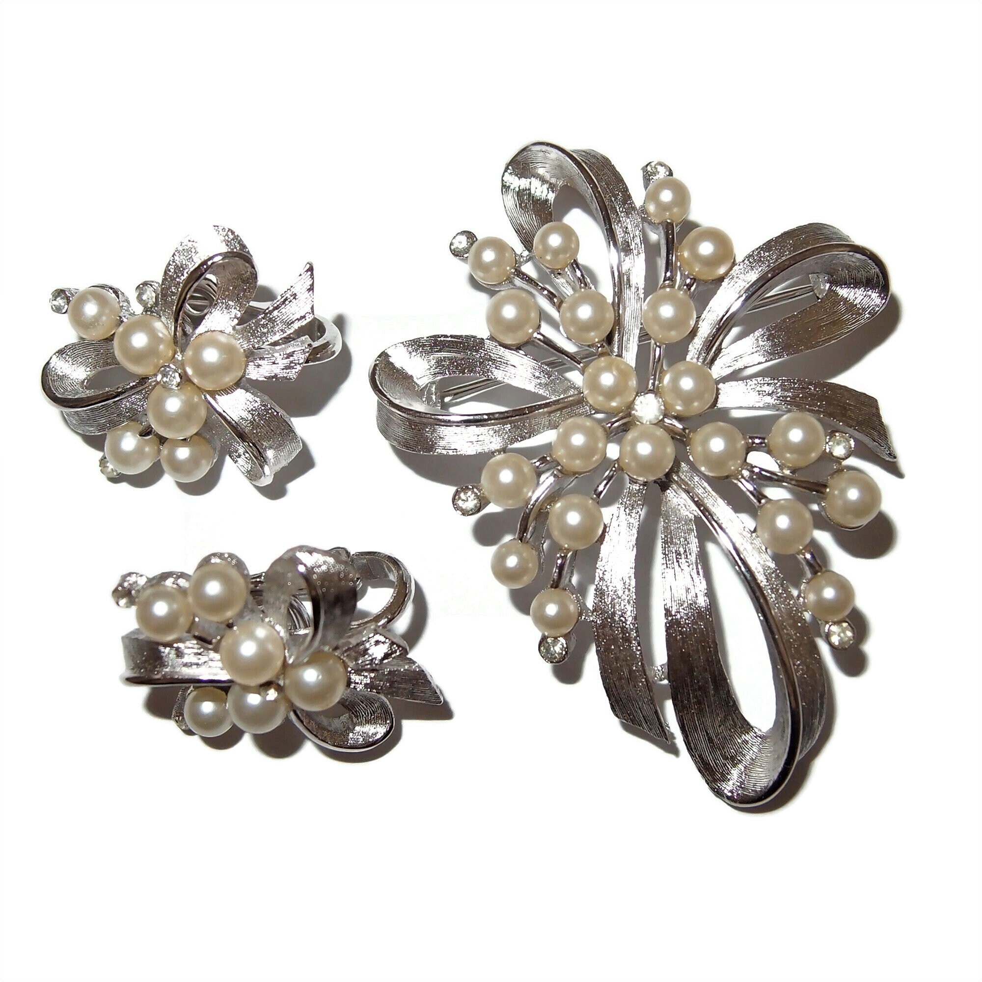 Trifari Brooch Set - Etsy Trifari Brooch Set - Etsy