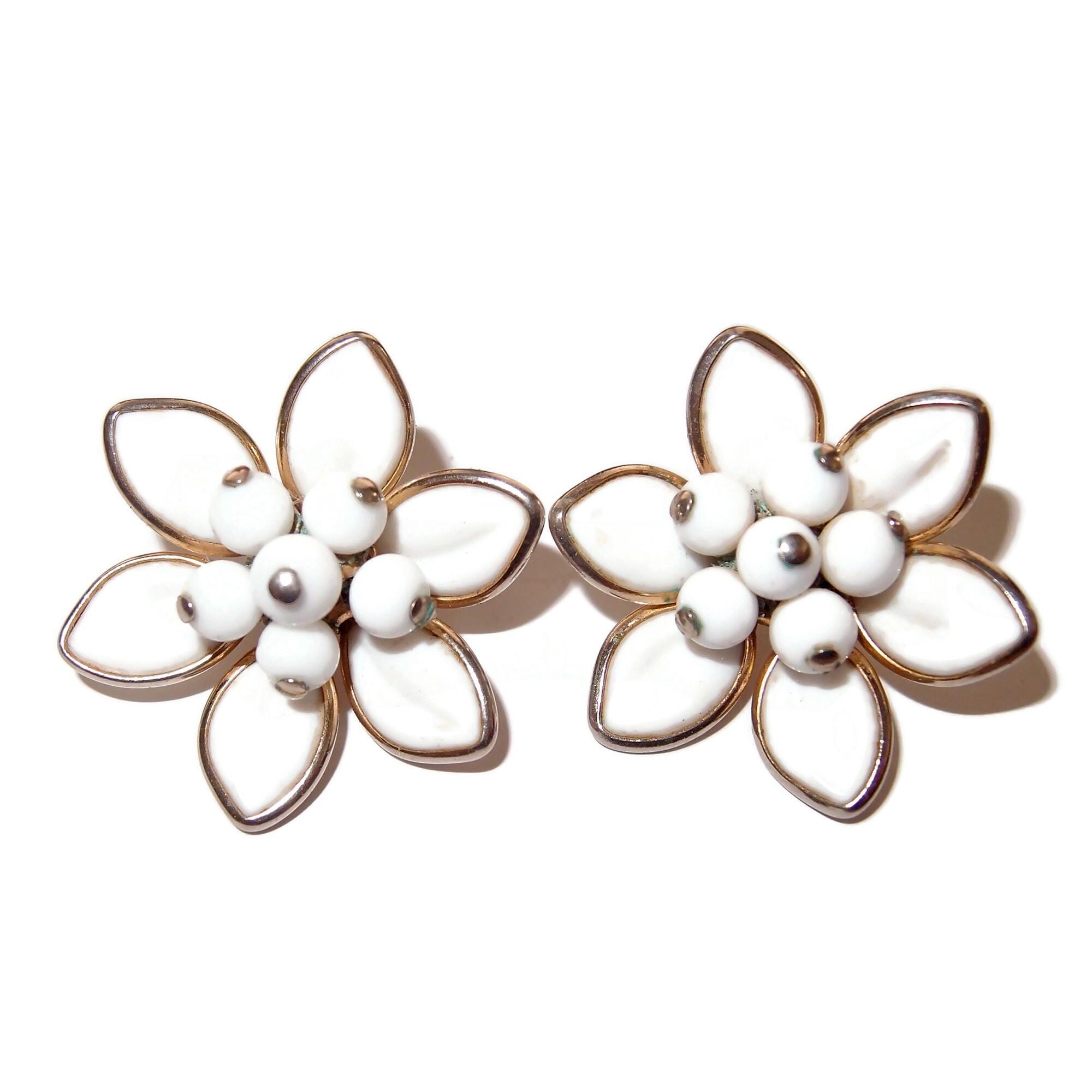 CORO Large White Flower Vintage Clip-on Earrings