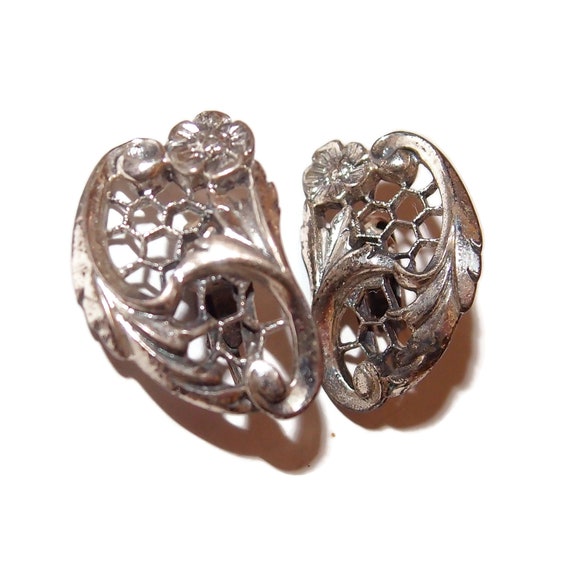 Boucles D'oreilles Anciennes En Métal Argenté à Clips - Style Fleurs, Vintage, Fabrication Française