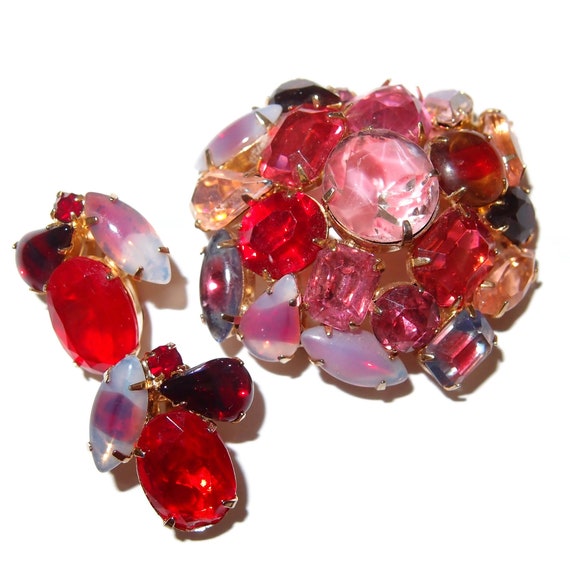 High End Pink and Red Vintage Brooch Earring Set - image 3