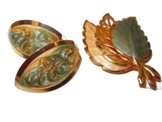 LARGE Light Weight Enamel Posts with Leaf Brooch - image 1