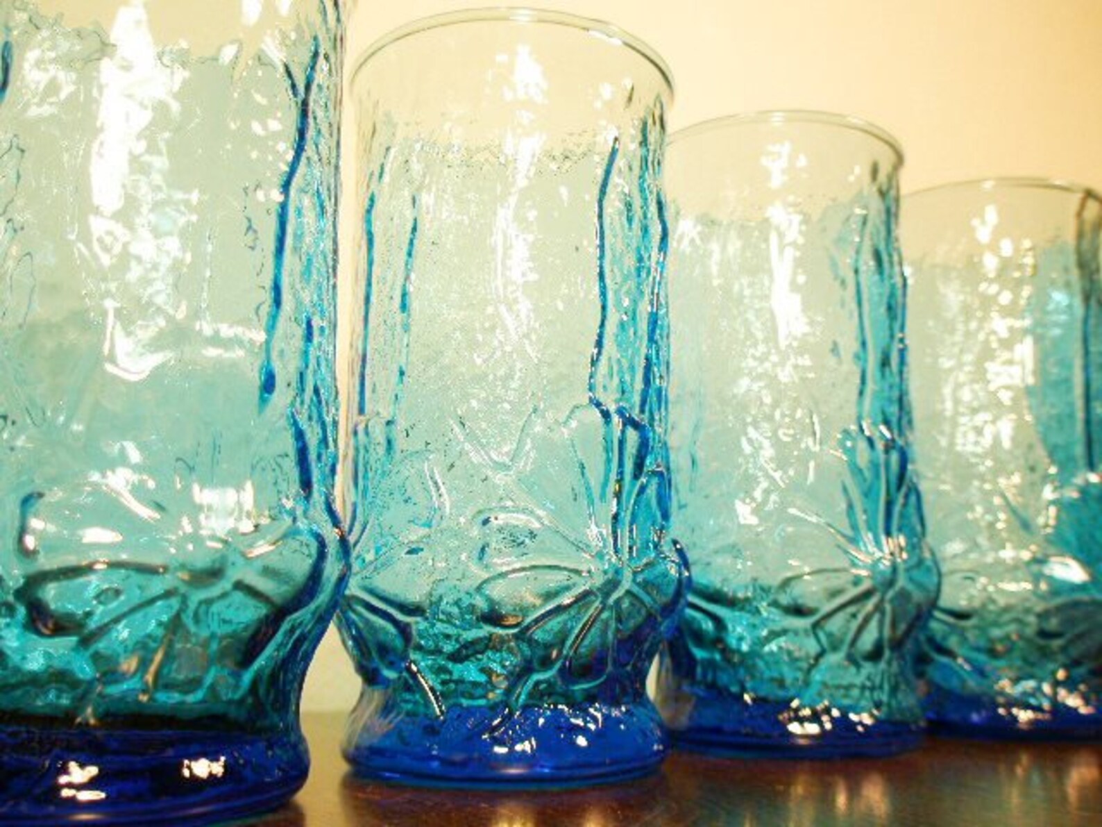TURQUOISE BLUE Drinking Glasses with Bubble Daisy Rain Flower Etsy