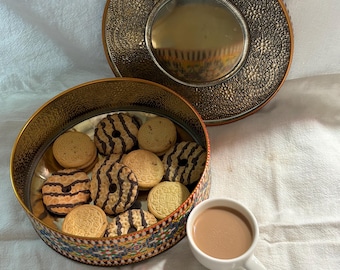 Vintage Daher Biscuit Tin England | Floral Metal Storage Tin | Cottage Kitchen Decor | Retro Cookie Tin | Collectible Daher Tin