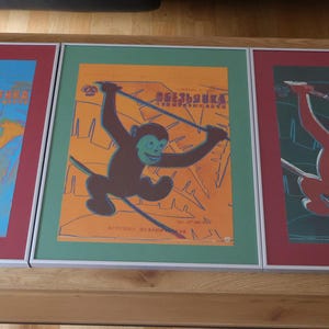 Original Andy Warhol "Four Monkeys" (1983) Licensed Pop Art Print Nielsen Frame with Museum Glass Ready to Hang 41.5 × 51.5 cm