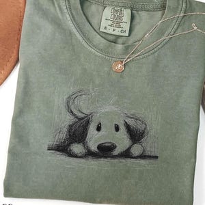 Comfort Colors 犬のスケッチTシャツ、悲しい子犬のグラフィックTシャツ、ガーメントダイコットンシャツ