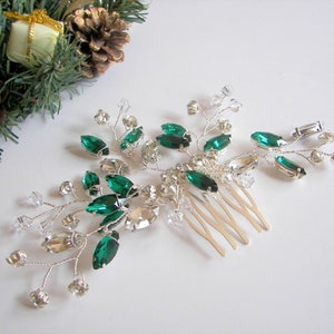 Emerald Green and Clear Crystal Wedding Headpiece, Back of Head Hair Jewelry, Bridesmaid Hair Accessory Hair Comb Dance Recital Hair Clip