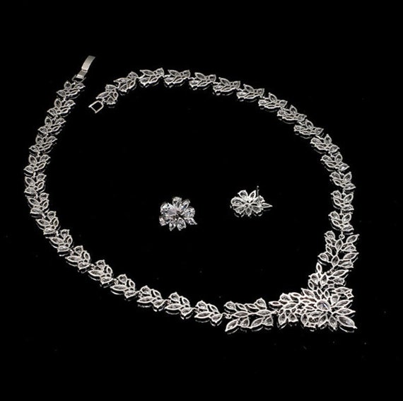 Simple Dimnd Set Simple Diamond Jewelry Set