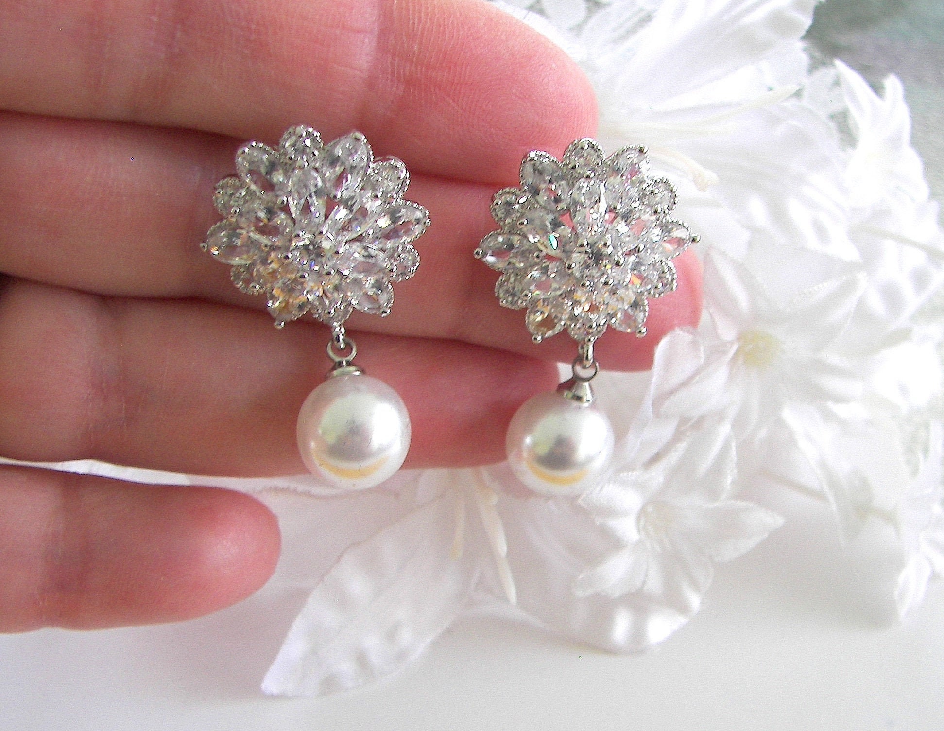 Beautiful Silver Jewelry Fancy Flower Pearl Earring Mixed with Sapphire CZ  - China Jewelry and Jewellery price