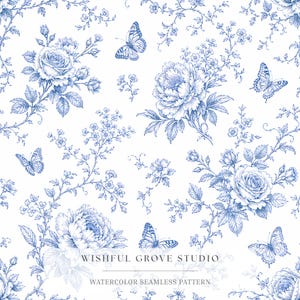 Può includere: Un motivo continuo con illustrazioni floreali blu di rose e peonie su sfondo bianco, intervallate da delicate farfalle. Il testo WISHFUL GROVE STUDIO e WATERCOLOR SEAMLESS PATTERN è stampato nella parte inferiore centrale.