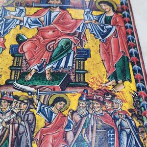 Może przedstawiać: Strona z iluminowanego manuskryptu z sceną religijną. Postacie w czerwonych, niebieskich i zielonych szatach z aureolami na złotym tle. Dzieło sztuki zawiera szczeg&oacute;łowe ilustracje i styl historyczny.