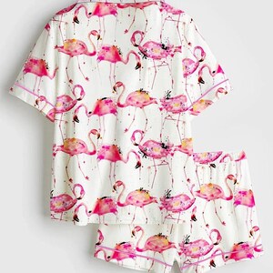 Flamingos Making A Splash Long Sleeve Satin Pajama Set, Pink Flamingo Print Luxury Loungewear, Tropical Summer Vacation Sleepwear afbeelding 2