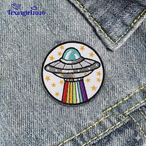 Piece of UFO Embroidered Patch, Alien Spaceship Wreckage, Area 51 Souvenir, Sci-Fi Movie Prop Badge, Metallic Silver Iron On, Space Decor