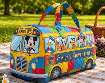Bolso bandolera personalizado con diseño de autobús escolar de Mickey Mouse, bolso personalizado con nombre de Disney Friends, regalo de viaje de dibujos animados para niños, bolso único con estampado de efecto 3D.