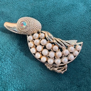 Vintage Duck Brooch: Aurora Borealis Crystal Rhinestone, Faux Pearl Gold Tone Pin