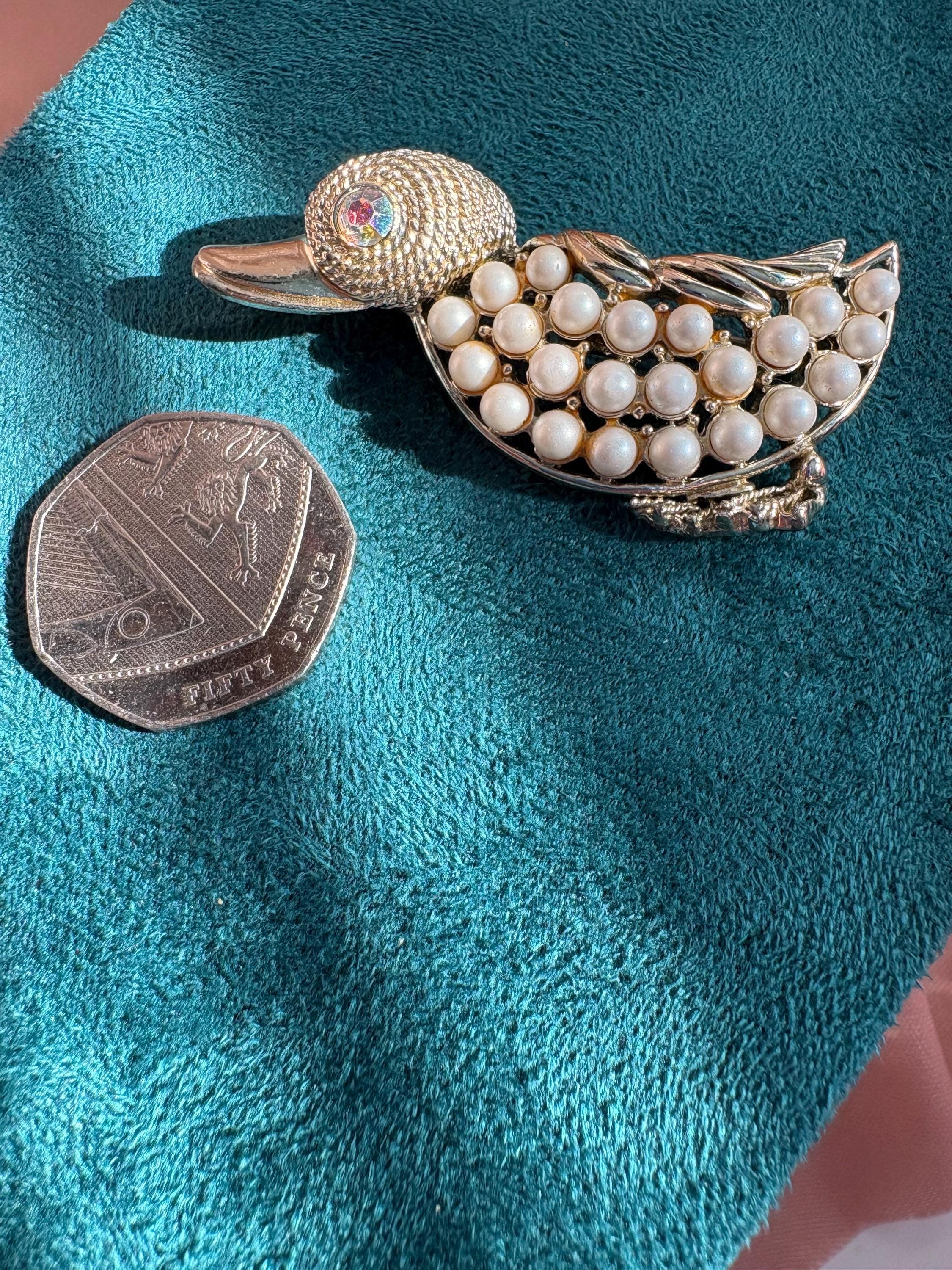 Broche Vintage Rétro Or Canard - Gravure Relief Avec Cristaux Boréalis, Bijou Ancien Style Années 70