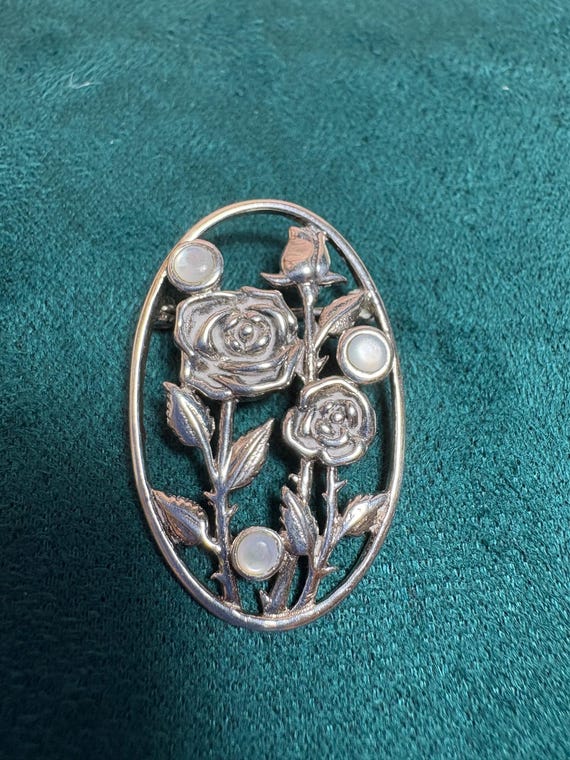 スターリングシルバー フローラル曼荼羅ブローチピンペンダント ムーンストーンクリスタル付き 1 5/8インチ