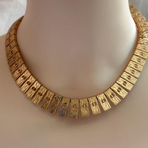 Cleopatra Statement Necklace  Gold Tone Vintage Egyptian Revival Fan Collar with Textured Wide Links and Open Detail Choker 1970/80&#39;s  11