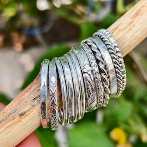 Handgjord stapelring i sterlingsilver, bohemiska minimalistiska ringar, vigselring