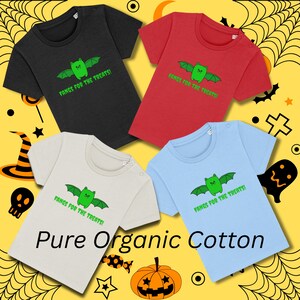 Maglietta per neonati di Halloween, cotone biologico, pipistrello vampiro verde, zanne per i dolcetti! Maglietta per neonati, dolcetto o scherzetto, Stanley/Stella 0-36 mesi, 14 colori