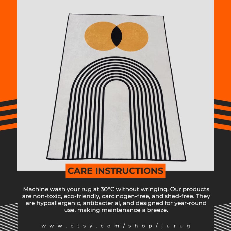 Puede incluir: Una alfombra rectangular con fondo blanco, un patr&oacute;n de arcos negros y dos c&iacute;rculos dorados superpuestos en la parte superior. Debajo aparece el texto CARE INSTRUCTIONS, seguido de instrucciones y una URL.