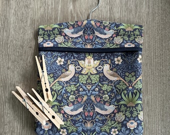 Traditional Hanging Peg Bag | Water-Resistant Fabric