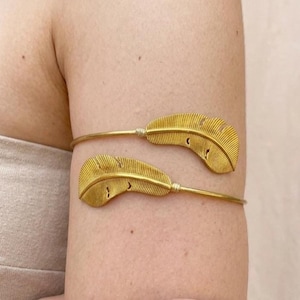 925 Sterling Silver Gold Feather Arm Cuff, Adjustable Upper Arm Bracelet, Boho Armlet, Minimalist Statement Jewelry Gift for Women